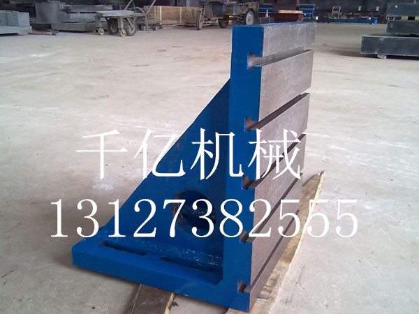 遼寧營(yíng)口王經(jīng)理訂購(gòu)的T型槽彎板已發(fā)貨